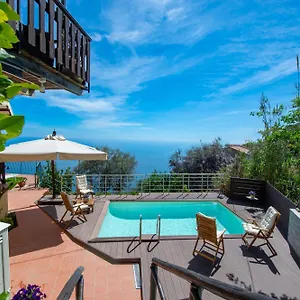 https://solaria-campania.hotels-amalfi.com